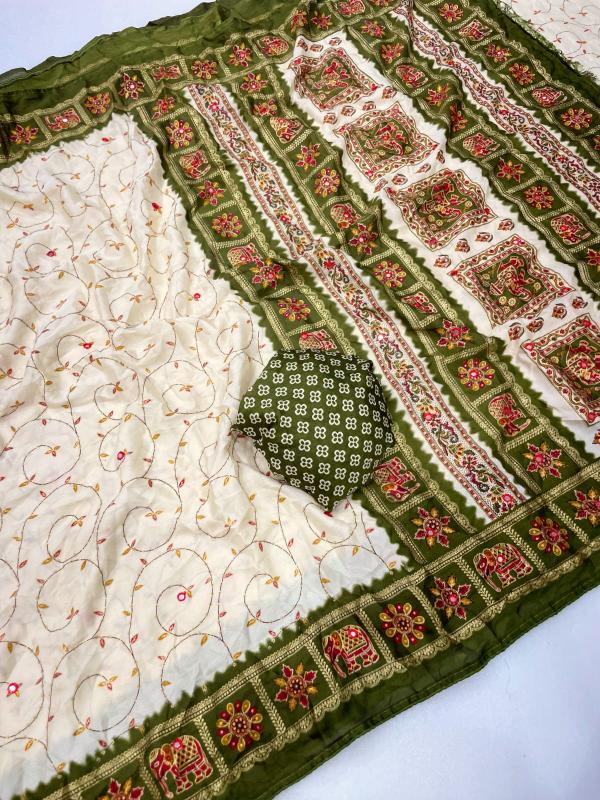 Vastrangan sas bahu bandhani saree buy wholesale clothes online
